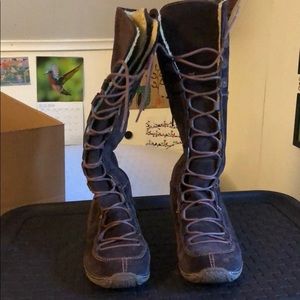 Timberland lace up suede brown winter boots